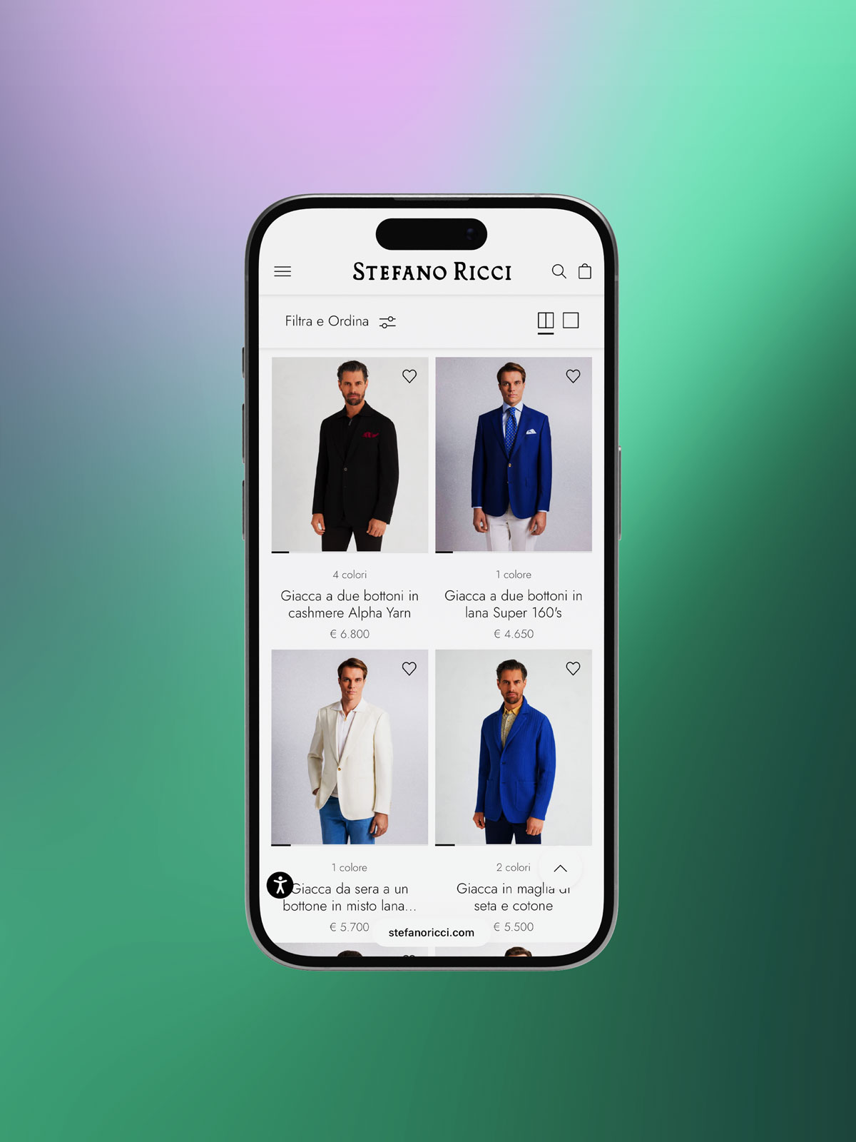 Smartphone con il catalogo e-commerce Stefano Ricci: giacche a due bottoni in griglia, con filtri e preferiti